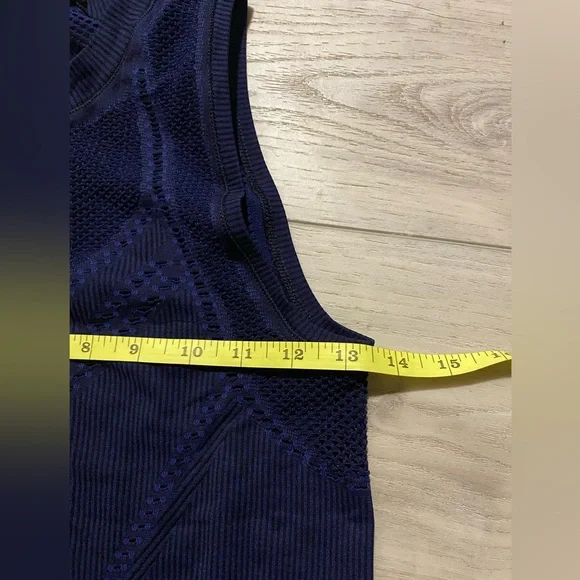 Athleta Women's Vented Sleeveless Tank Top Shirt Size XS - Picture 4 of 5